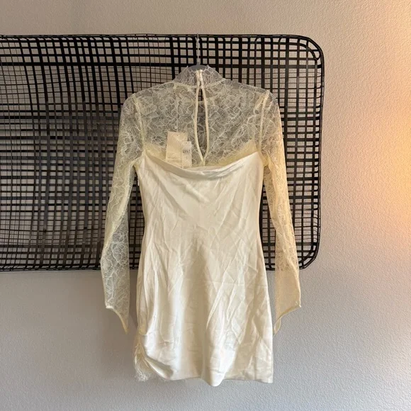 De la vali croissant mini dress in ivory silk satin and lace - Picture 9 of 10